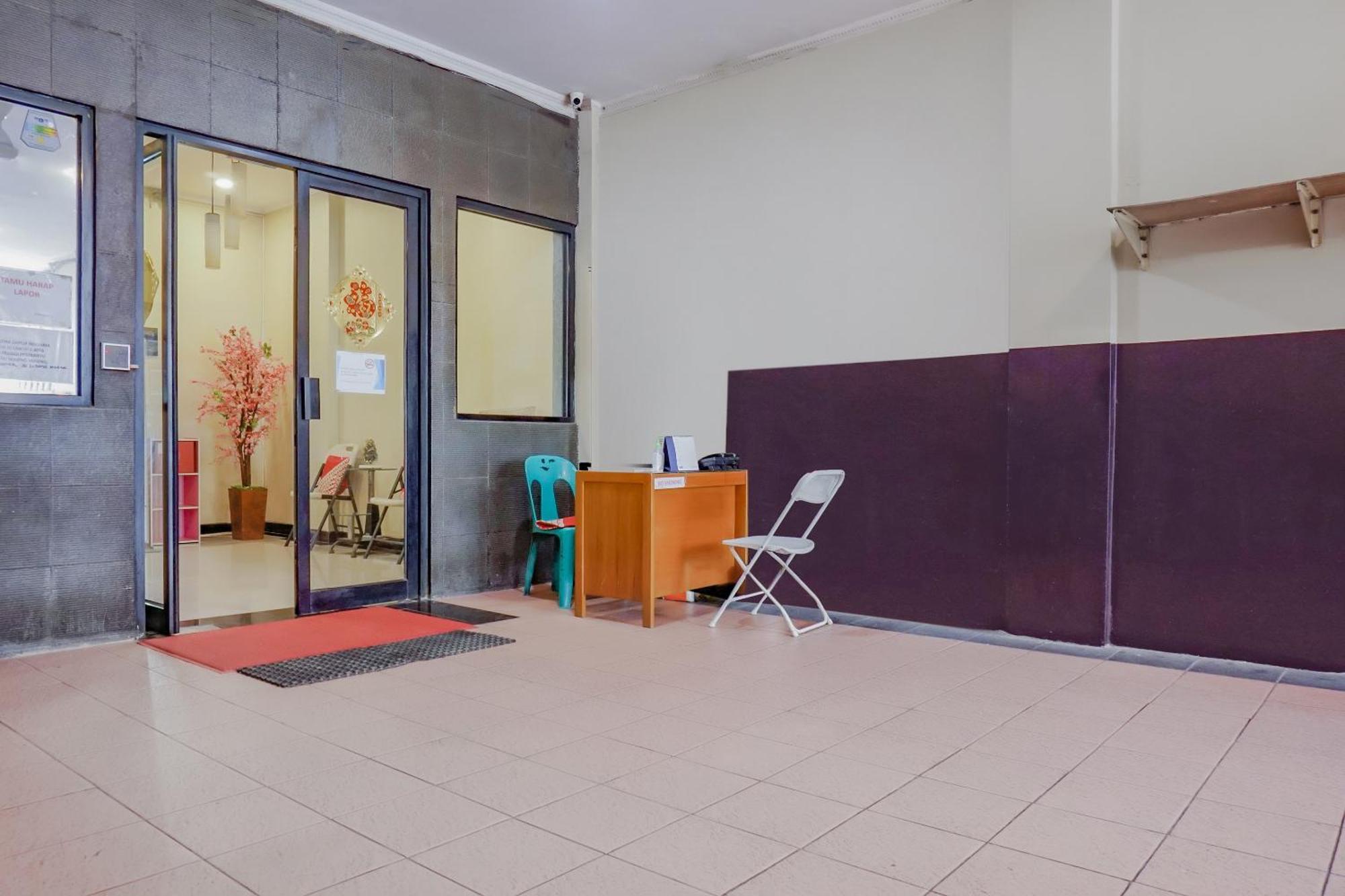 Oyo 117 Blueberry Homestay Dżakarta Zewnętrze zdjęcie